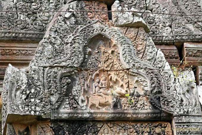 Deuses do búfalo, Wat Phou, Laos
