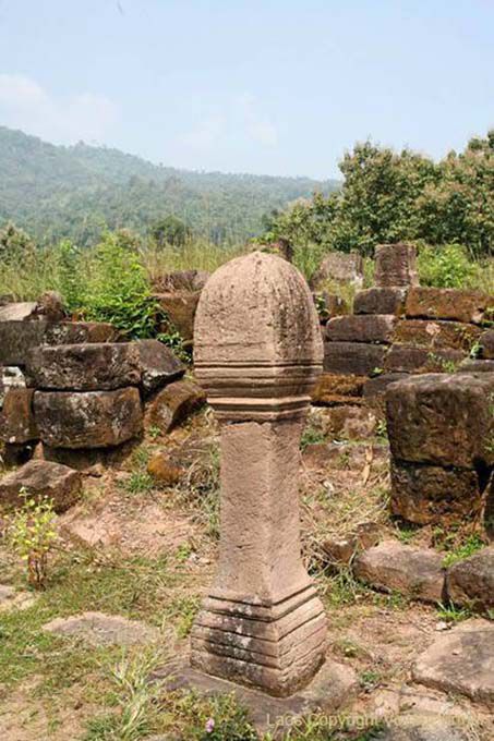 Lingam, o símbolo fálico de Shiva, Wat Phou, Laos