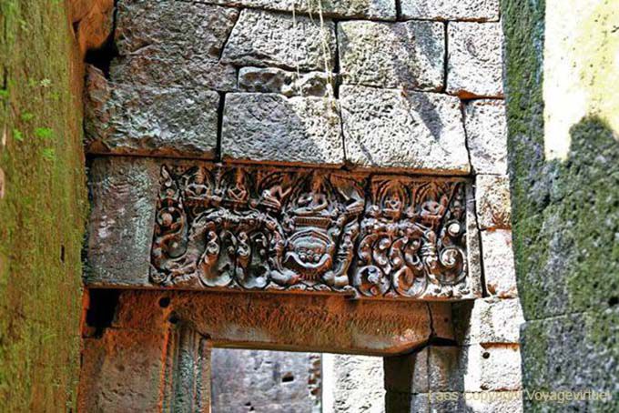 Viga esculpida Wat Phou, Laos