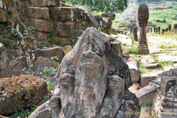 Naga Triplo desabou, Wat Phou, Laos