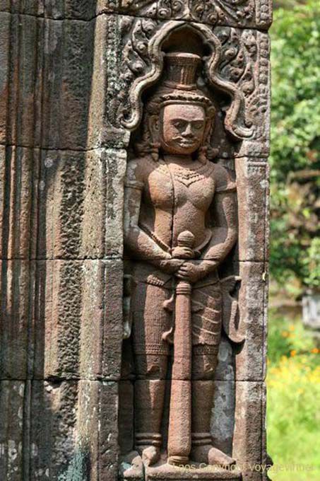 Dvarapala com o clube, Wat Phou, Laos