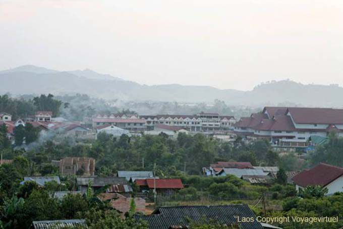 Cidade vista Phonsavan manhã, Xieng Khouang, Laos