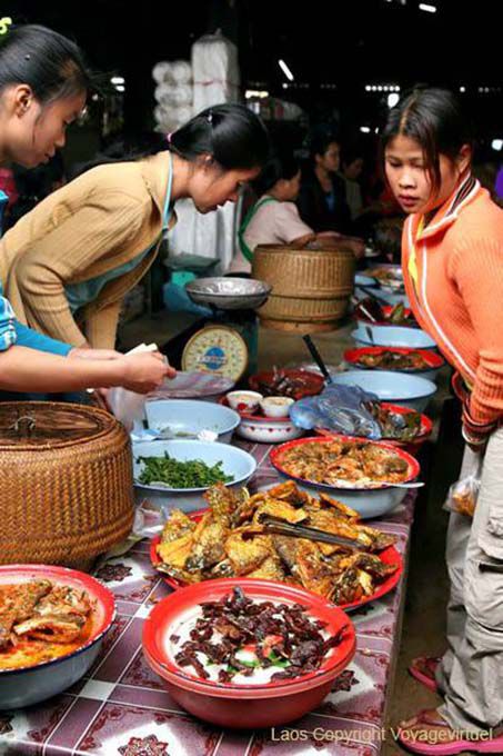 Refeições prontas mercado Phonsavan, Xieng Khouang, Laos