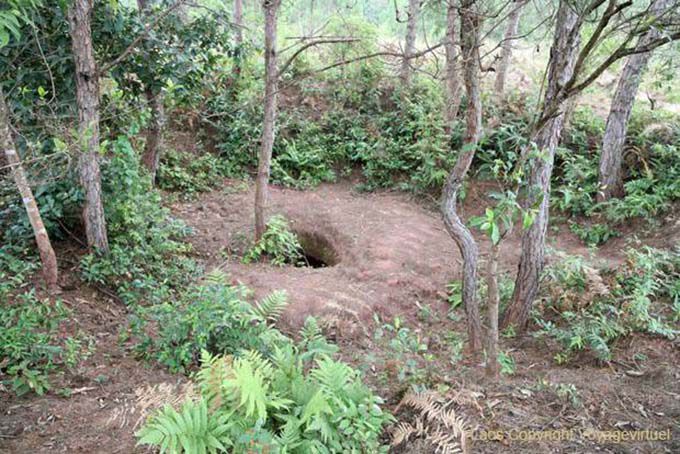 Bomba Hole, planície dos frascos Xieng Khouang, Laos