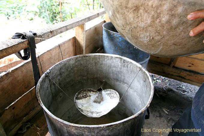 Preparando vinho de arroz, Xieng Khouang Lao, Laos
