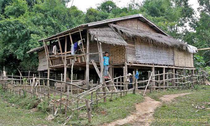 Casa tradicional, Thai Dam, Xieng Khouang, Laos