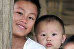 Sorriso e espanto infantil, Thai Dam, Xieng Khouang, Laos.