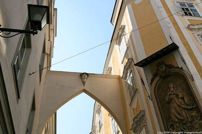 Domgasse, arco da cabeça, Linz - Áustria
