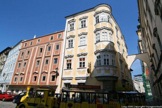 Domgasse, trem turístico, Linz - Áustria