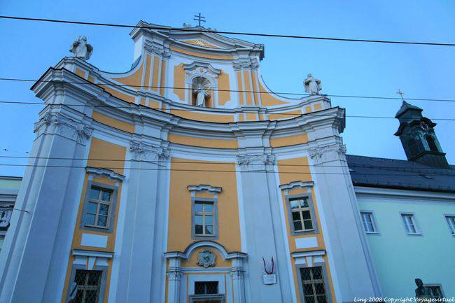 Herrenstrasse, uma igreja, Linz - Áustria