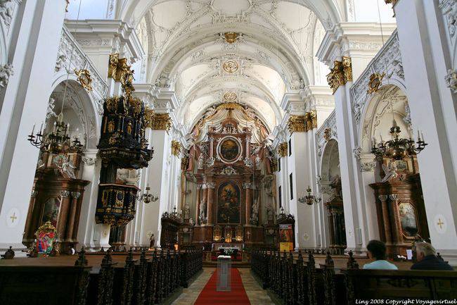 Ignatiuskirche, Alterdom, o púlpito e a nave, Linz - Áustria