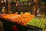 Barraca de frutas no mercado chinês, Kuala Lumpur, Malaysia.
