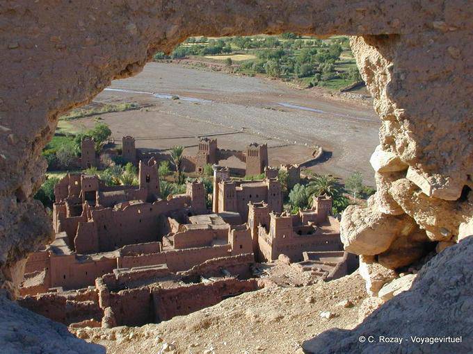 Ait Ben Haddou, panorama de kasbah marroquino - Marrocos