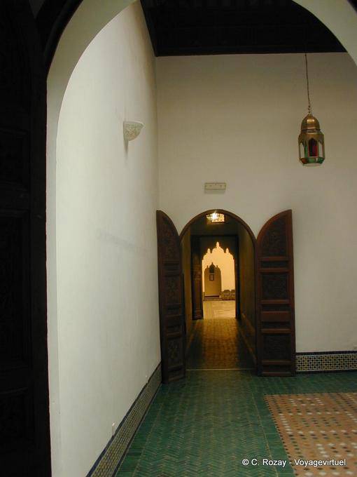 Dentro do árabe-andaluz M'nebhi Palais Dar, Marrakech - Marrocos