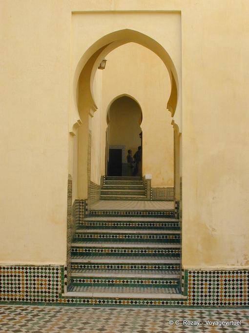 A entrada para o túmulo de Moulay Ismail, Meknes - Marrocos