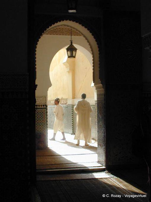 Sombra e luz no Mausoléu de Moulay Ismail, Meknes - Marrocos