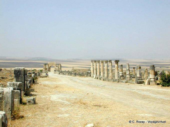 Volubilis, Decumanus Maximus e Arco do Triunfo - Marrocos