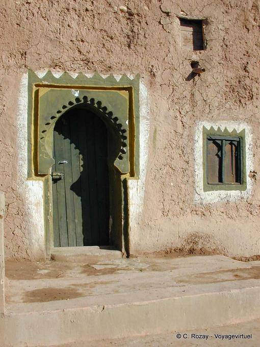 Gate moura e parede de terra, Tamedakhte - Marrocos