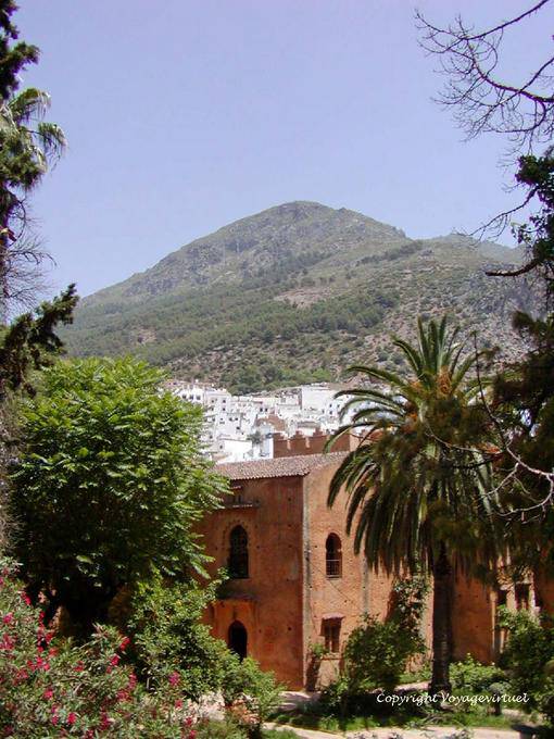 Jebel Kelaa e Meggou Mountains ver a partir dos jardins da Kasbah, Chefchaouen - Marrocos