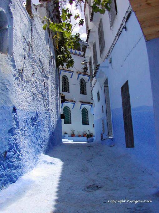 Chefchaouen, arquitetura e azul beco - Marrocos