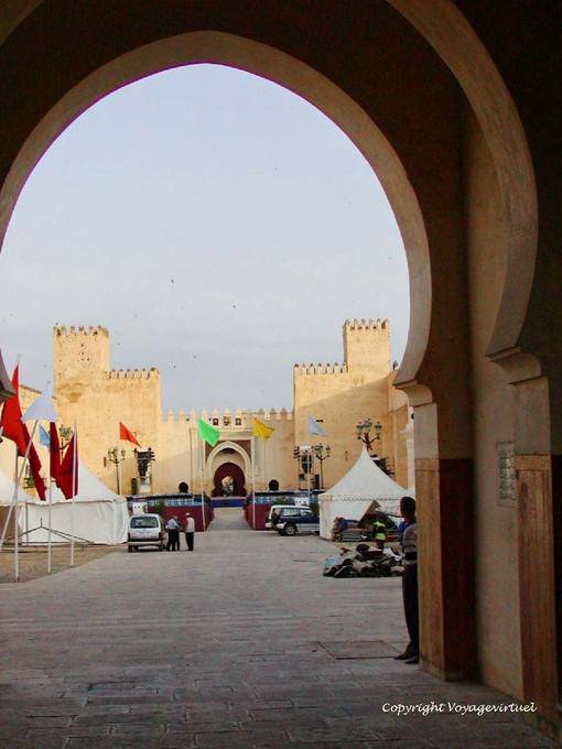 Preparação do Festival Fes em Grand Mechouar - Marrocos