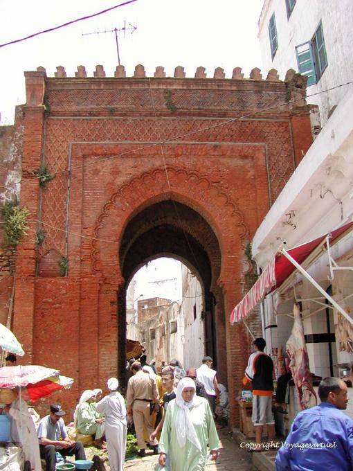 O kisaria porta vermelha, Bab el Kasbah, Larache - Marrocos