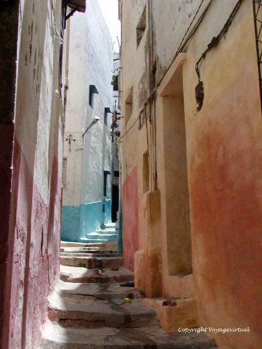 Cores e marchas quentes, medina de idade, Larache - Marrocos