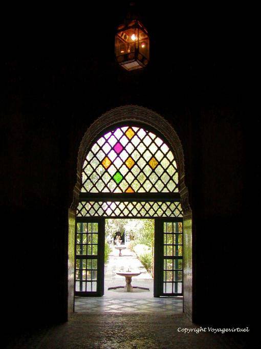 Sombra na luz, na grande Palace Riad Bahia, Marrakech - Marrocos