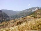 Montanhas Rif e vale em direção Issaguen, Marrocos.