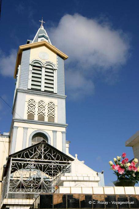 Torre sineira da Igreja de Santa Rosa de Lima, O Robert - Martinica