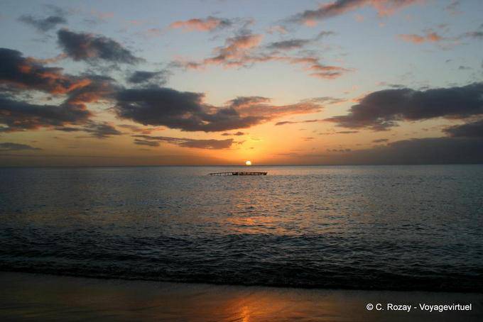 Luzes de um por do sol fora da Carbet - Martinica