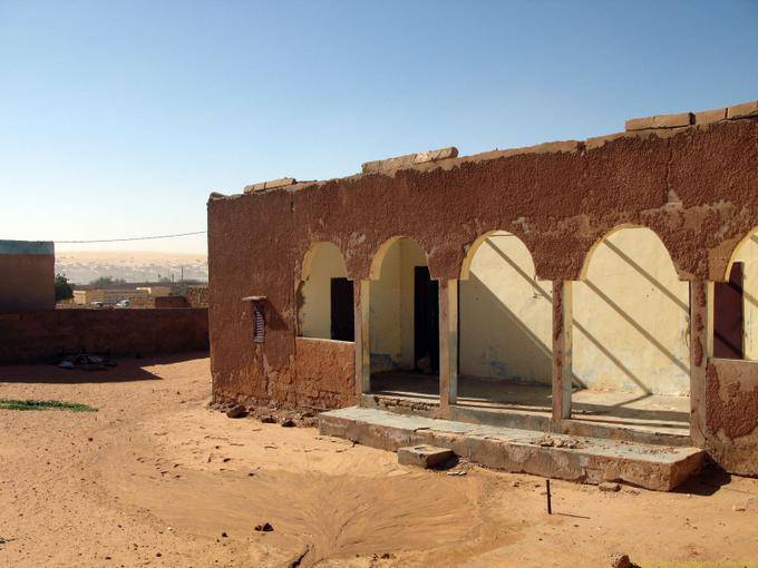 Casa abandonada com arcos, Boutilimit, Mauritânia