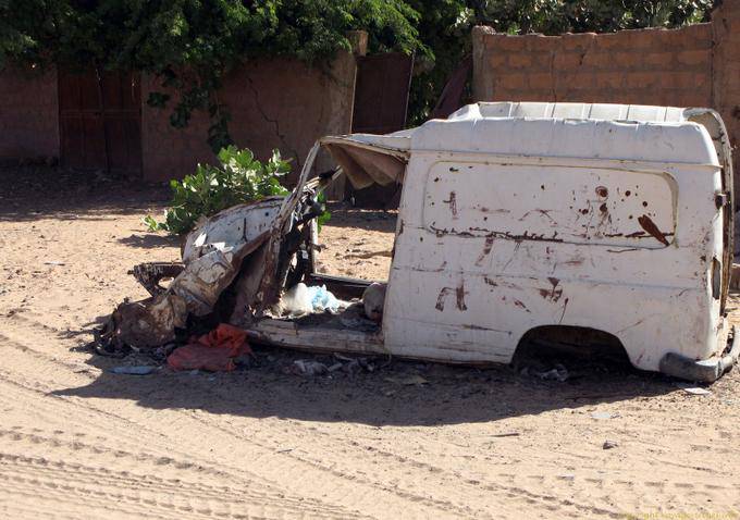 Destruição do carro, Boutilimit, Mauritânia