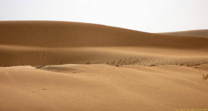 Ondinhas da areia de Nouakchott para a fronteira do Marrocos, Mauritânia
