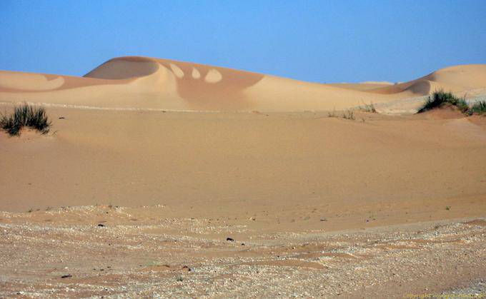 Cores da areia para fora para secar entre Nouakchott e fronteira de Marrocos, Mauritânia