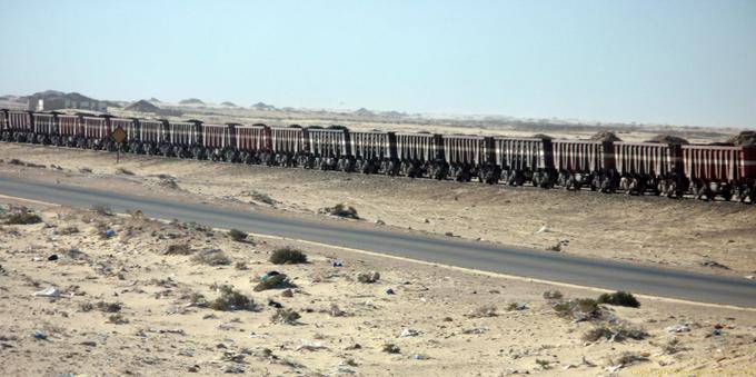 Trem do minério, Nouadhibou, na Mauritânia