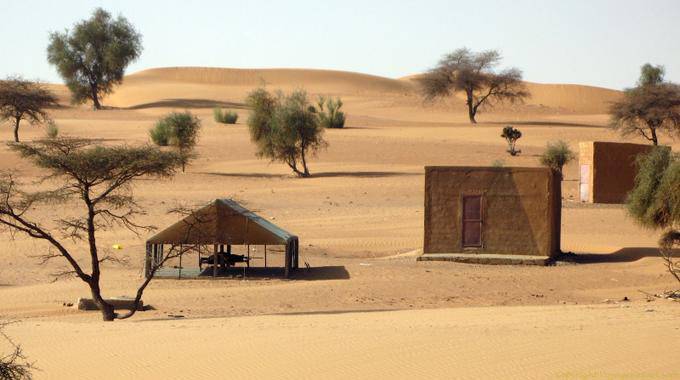 Casas cúbicas em areia, Hope Road, Mauritânia