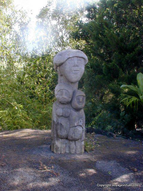 Pedra totem, Chamarel, Maurícias.