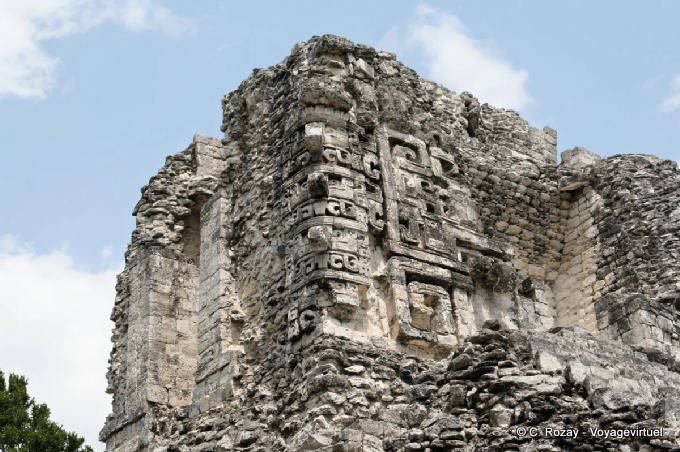 Concentre-se no XX estrutura Chicanna - México