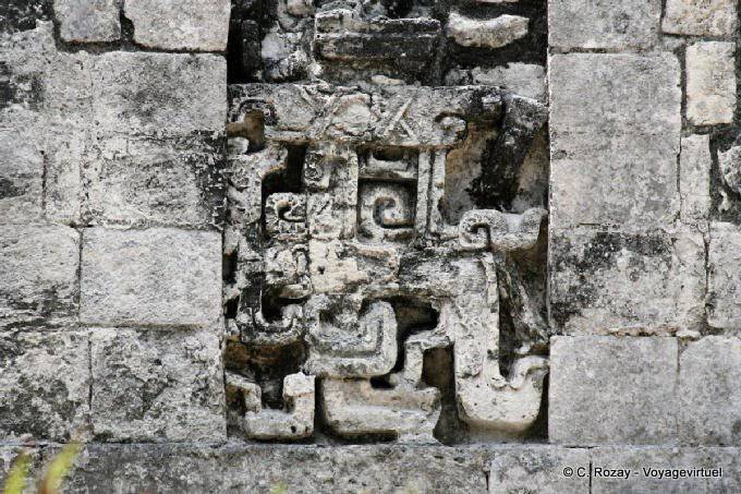 Retail preso na casa da boca da serpente, Chicanna - México
