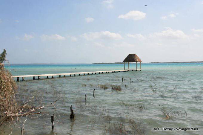 O lago de sete cores, Laguna Bacalar - México