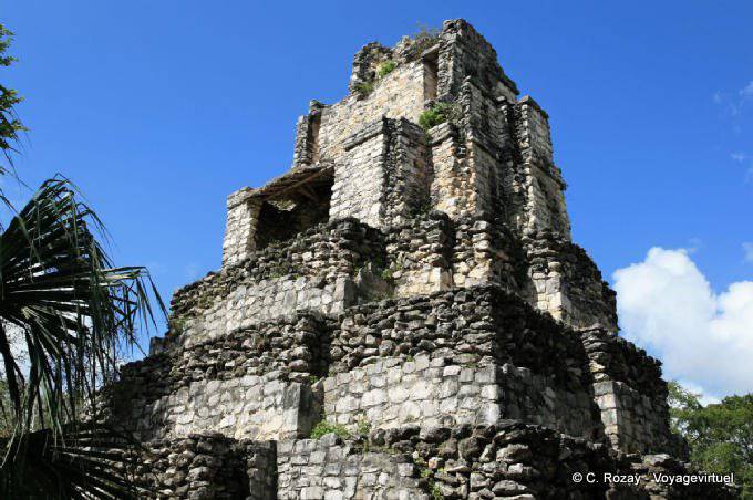 Os níveis da pirâmide, El Castillo, Muyil - México