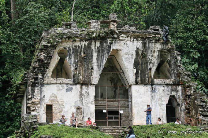 Mirador Hall of foliated Cross, Palenque - México