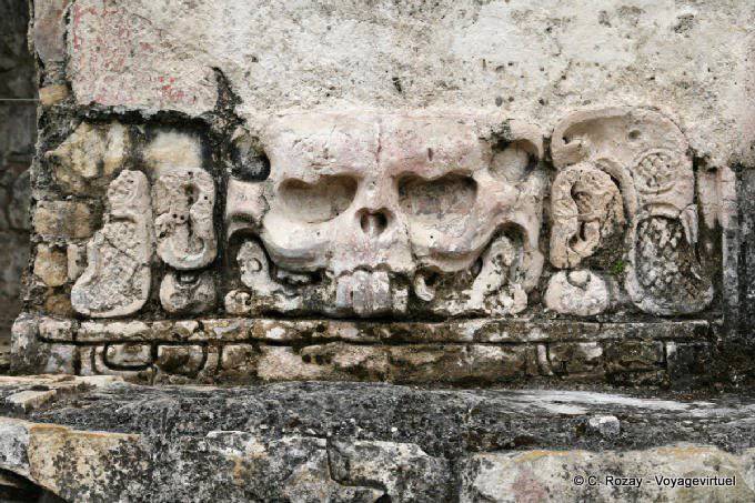 Escultura do crânio, Palenque - México