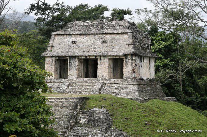 Portico com três entradas para o Templo do Conde, Palenque - México