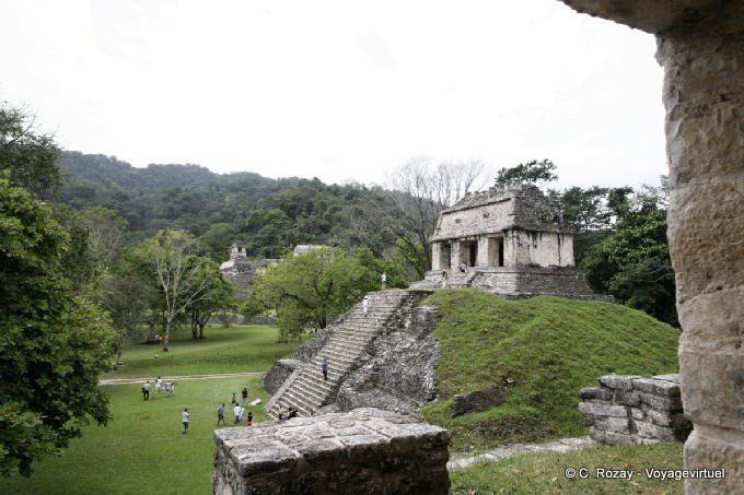 Vista do grupo do norte, Templo del Conde, Palenque - México