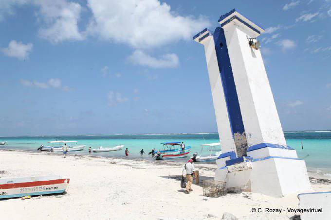 Outro ponto de vista do antigo farol olhei, Puerto Morelos - México
