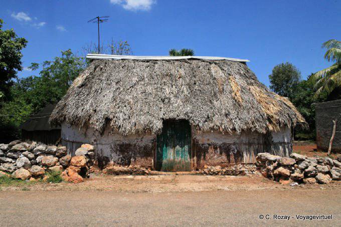 Casa com um telhado de palha, Santa Helena - México
