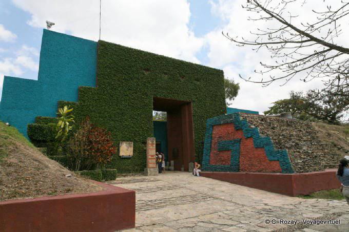Ecológica, exterior Museu Tonina - México