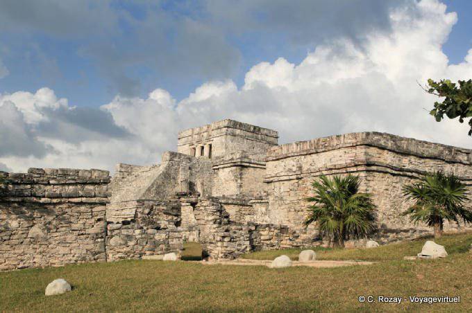 Os restos mortais de El Castillo, Tulum - México
